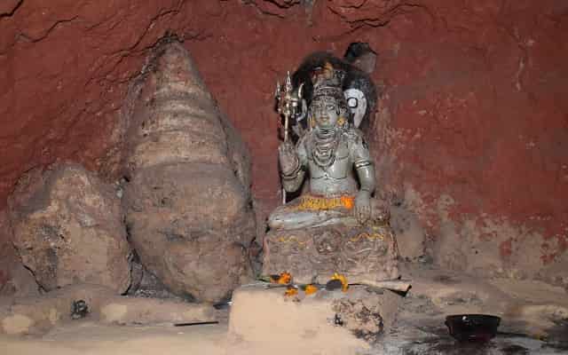 झिलमिल गुफा का रहस्य बाबा गोरखनाथ ने किया था कठोर तप