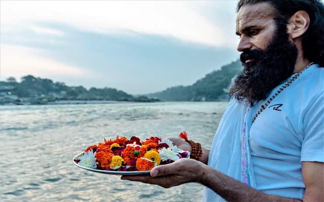 Triveni Ghat Rishikesh History in Hindi त्रिवेणी घाट में तीन नदियों का संगम होता है