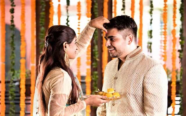 Bhai Dooj 2021 | भाई दूज कल, जाने तिलक करने का शुभ मुहूर्त और पूजा विधि