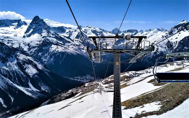 Auli Hill Station in Hindi