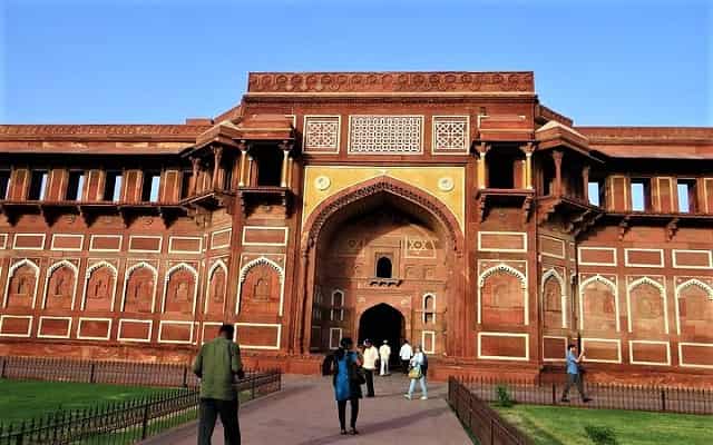 Agra Fort History in Hindi